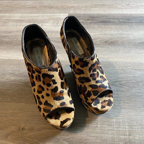 Steve Madden Leopard print peep toe wedge heels (8) - Picture 1 of 5